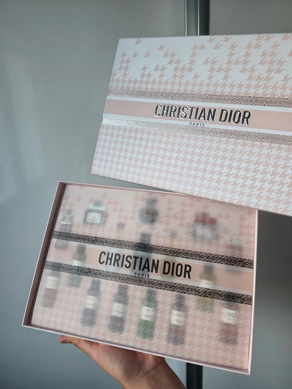 Dior Perfume Miniatures Collection – 16 Pieces Premium Quality