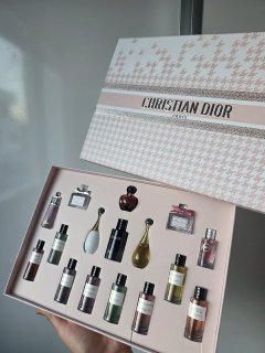 Dior Perfume Miniatures Collection – 16 Pieces Premium Quality