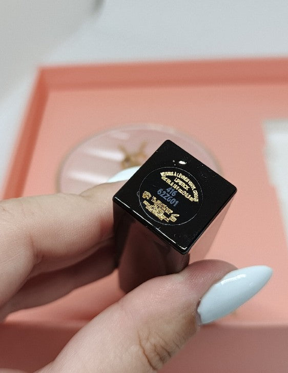 Yves Saint Laurent Loveshine Makeup Gift Set – Premium Quality